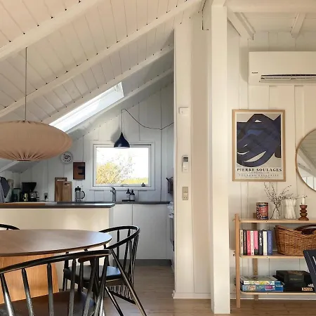 Cozy Close To The For 5 People