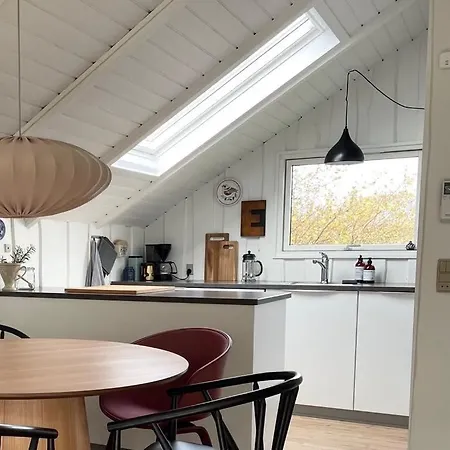 Cozy Close To The For 5 People